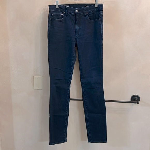 GAP Jeans. Size 28 - Picture 1 of 2